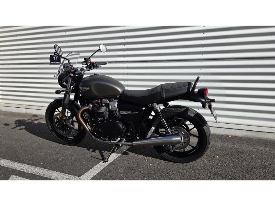 TRIUMPH STREET TWIN  900