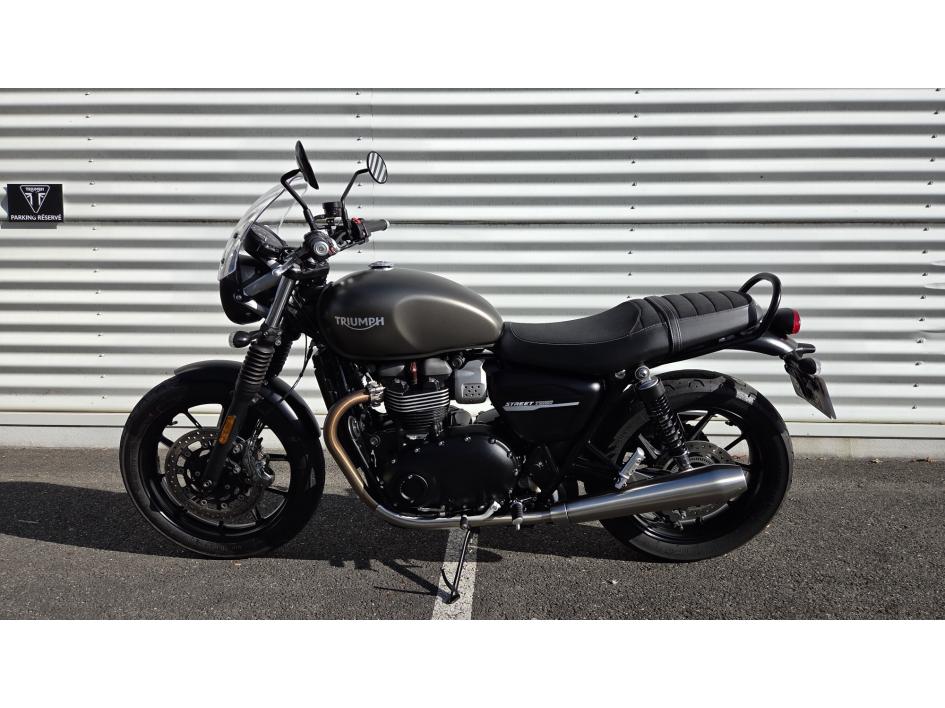 TRIUMPH STREET TWIN  900