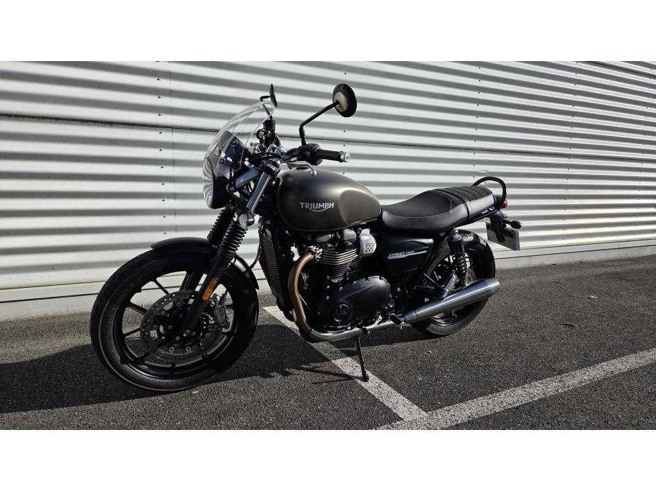 TRIUMPH STREET TWIN  900