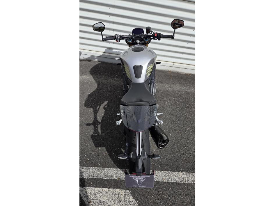 TRIUMPH SPEED TRIPLE 1200 RS