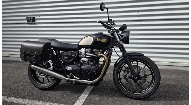 TRIUMPH STREET TWIN 900 GOLD LINE
