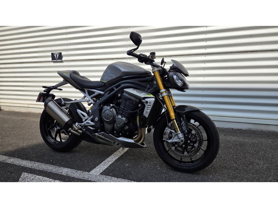 TRIUMPH SPEED TRIPLE 1200 RS