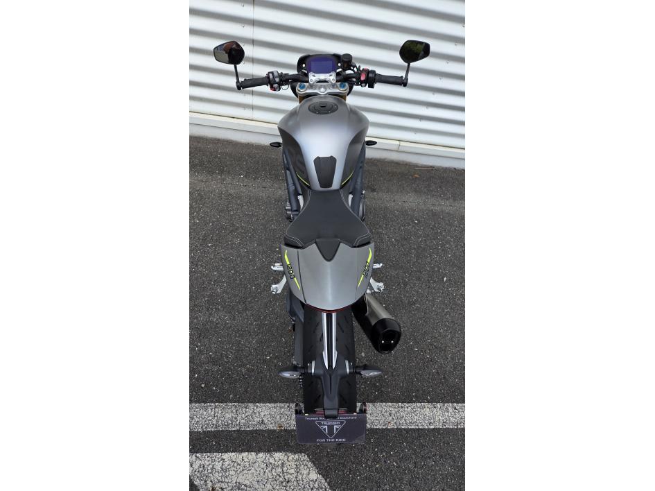TRIUMPH SPEED TRIPLE 1200 RS