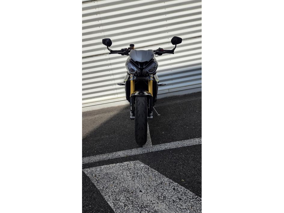TRIUMPH SPEED TRIPLE 1200 RS