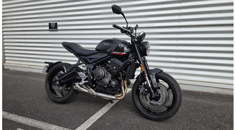 TRIUMPH TRIDENT 660