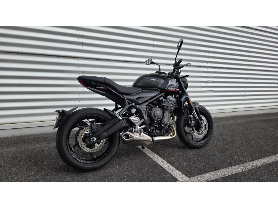TRIUMPH TRIDENT 660