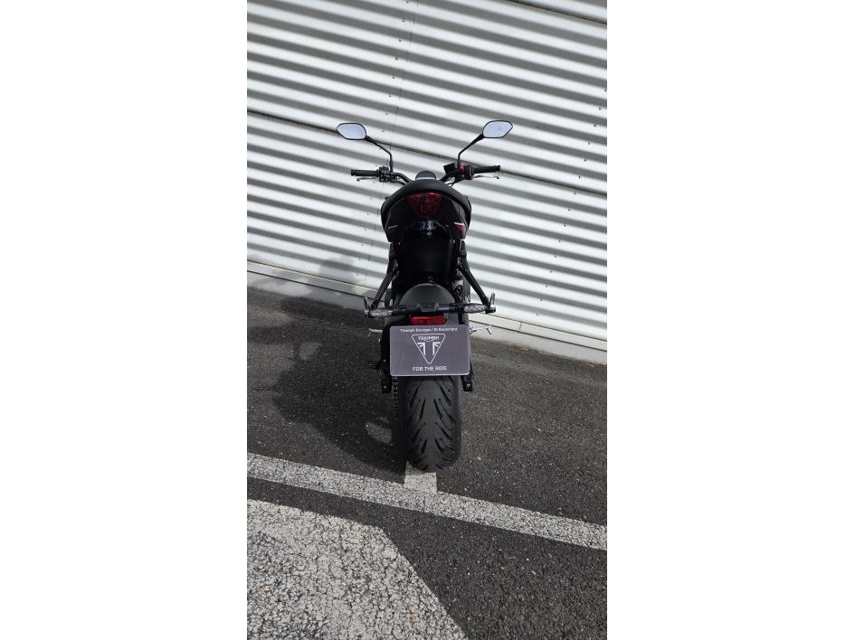 TRIUMPH TRIDENT 660