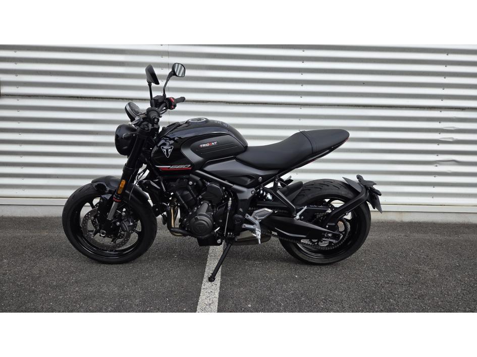 TRIUMPH TRIDENT 660