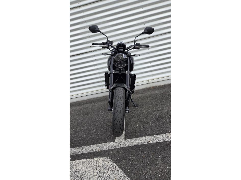TRIUMPH TRIDENT 660